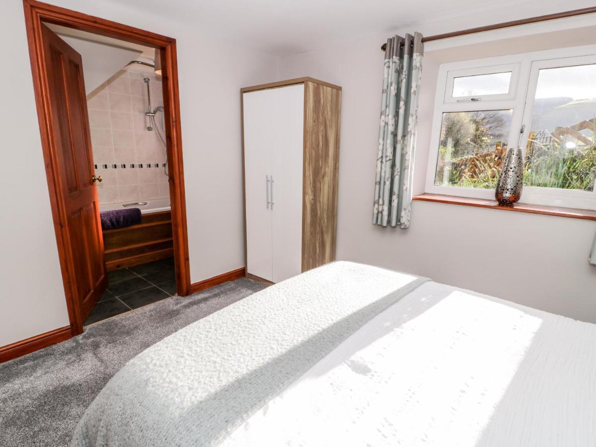 Holiday home Peniarth
